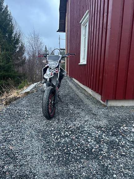 Yamaha WR 125 R 5 of 18