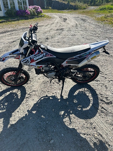 Yamaha WR 125 R 14 of 18