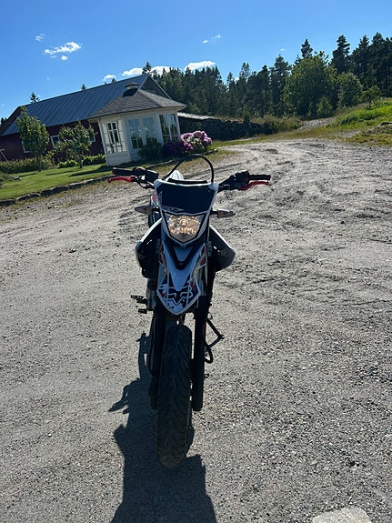 Yamaha WR 125 R 7 of 18
