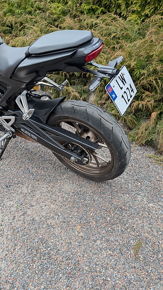 Honda CB 125 R 5 of 8