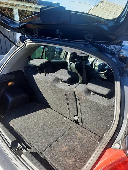 Toyota Yaris 9 of 10