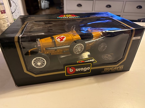 Bburago Bugatti Grand Prix diecast modellbil gul