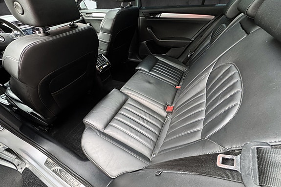Skoda Superb 14 of 30