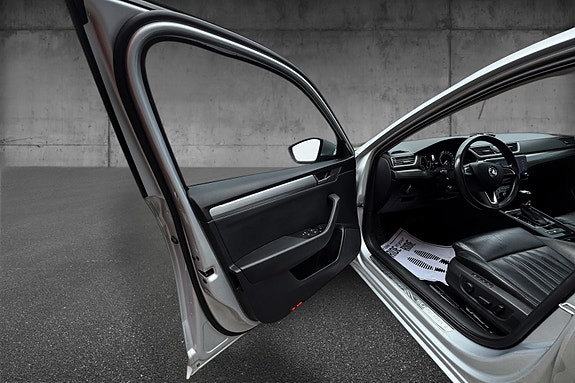 Skoda Superb 13 of 30