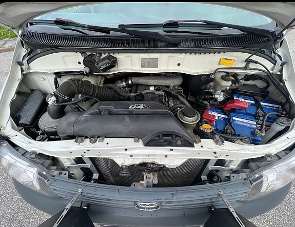 Toyota HiAce 7 of 19