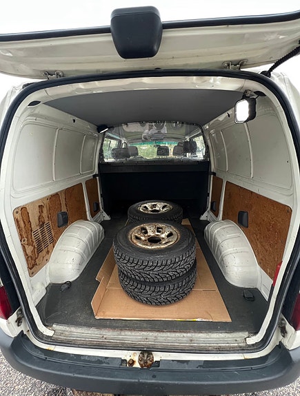 Toyota HiAce 12 of 19