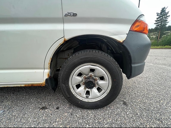 Toyota HiAce 16 of 19