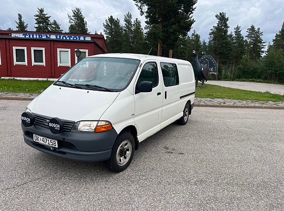 Toyota HiAce 5 of 19