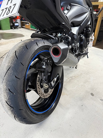 Suzuki GSX-S1000Z 5 of 5