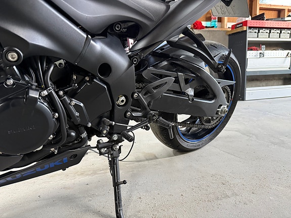 Suzuki GSX-S1000Z 4 of 5