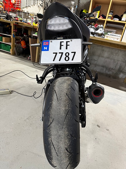 Suzuki GSX-S1000Z 6 of 8