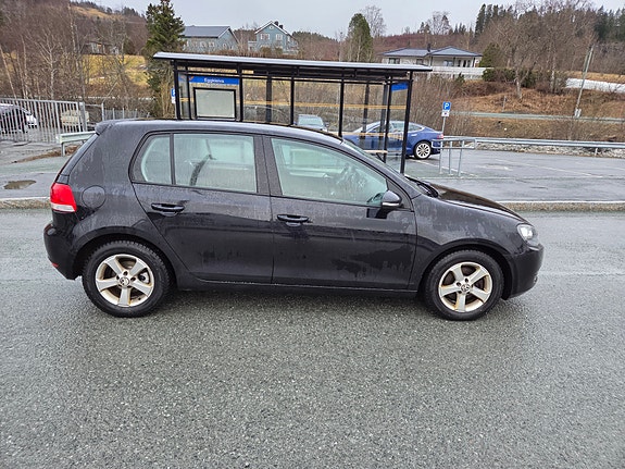 Volkswagen Golf VI 2 of 5