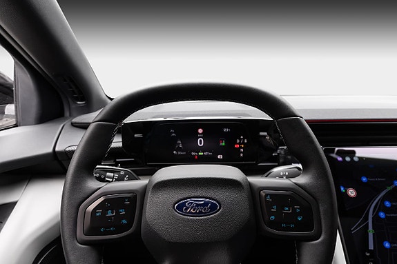 Ford Explorer 10 of 30