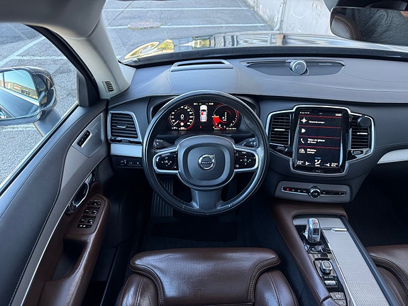 Volvo XC90 19 of 30