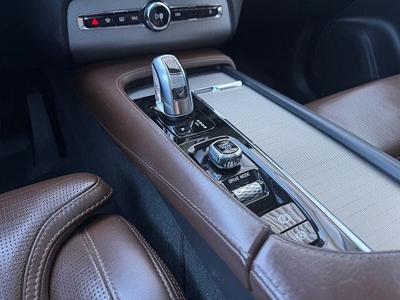 Volvo XC90 25 of 30