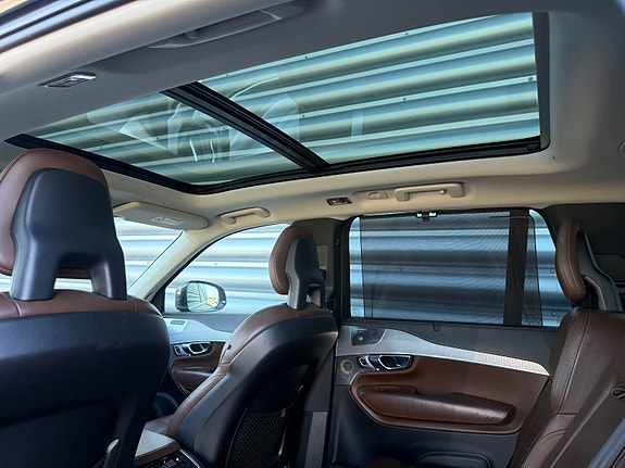 Volvo XC90 17 of 30