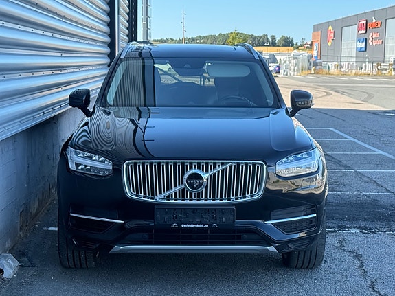 Volvo XC90 3 of 30