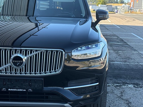 Volvo XC90 4 of 30