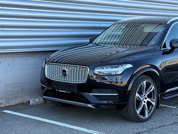 Volvo XC90 2 of 30