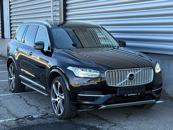 Volvo XC90 11 of 30