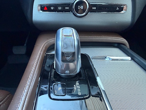 Volvo XC90 26 of 30