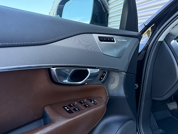 Volvo XC90 24 of 30