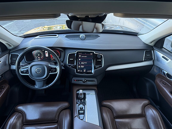 Volvo XC90 20 of 30