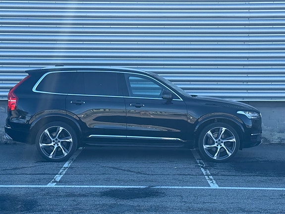 Volvo XC90 10 of 30