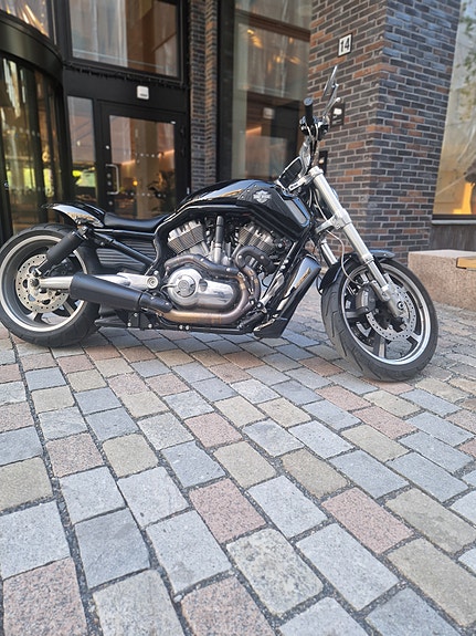Harley-Davidson V-Rod Muscle 2 of 5