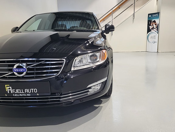 Volvo S80 4 of 5