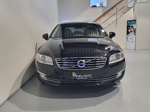 Volvo S80 3 of 5