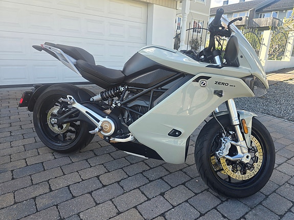 Zero SR-S 2 of 5