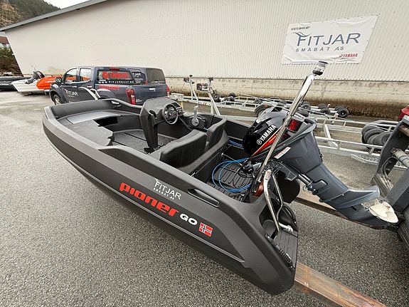 Pioner Go Black Edition med Yamaha F9,9/15 Sport 5 of 6