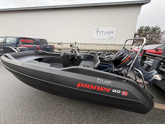 Pioner Go Black Edition med Yamaha F9,9/15 Sport