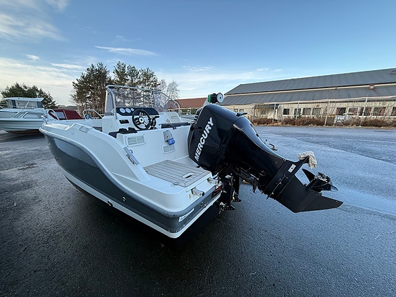 Uttern S 51 med Mercury 115