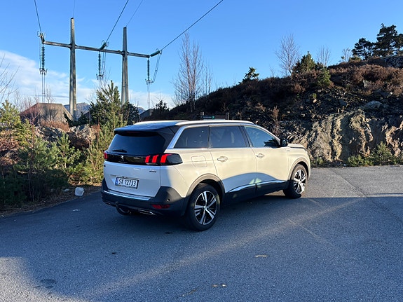 Peugeot 5008 3 of 24