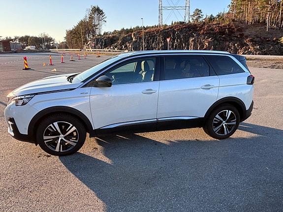 Peugeot 5008 5 of 24