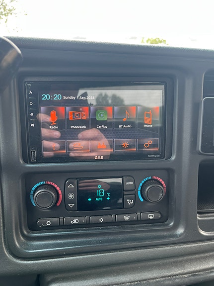 Chevrolet Silverado 8 of 9