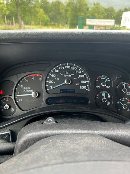Chevrolet Silverado 7 of 9