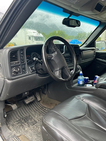Chevrolet Silverado 5 of 9