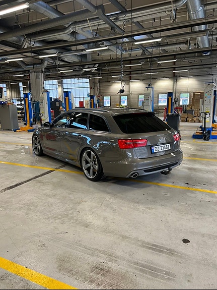 Audi A6 4 of 5