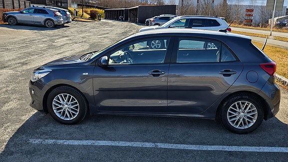 Kia Rio 3 of 19