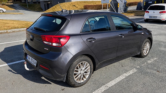 Kia Rio 7 of 19