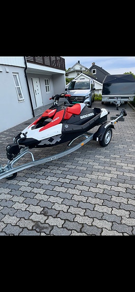 Seadoo Spark Trixx 1Up 2 of 5