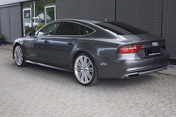 Audi A7 4 of 5