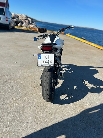 Honda CB 125 R 19 of 22