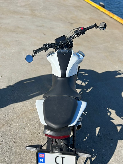 Honda CB 125 R 17 of 22