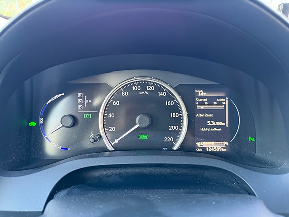 Lexus CT200h 25 of 30
