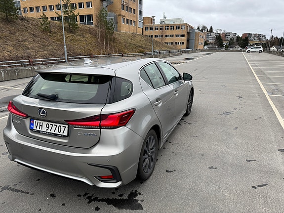 Lexus CT200h 14 of 30