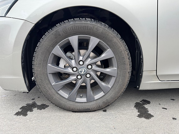 Lexus CT200h 30 of 30